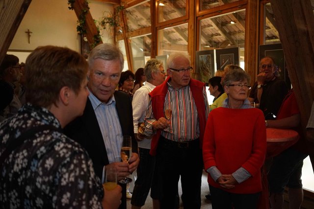 Faszinierendes Ambiente bei der Vernissage in Bürgstadt .