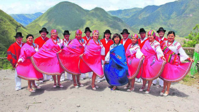 Der Coro „Pichincha“ Quito (Ecuador) in seiner landestypischen Tracht.