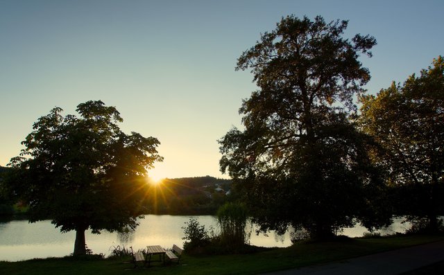 Sonnenaufgang am einstigen Klosterweiher.