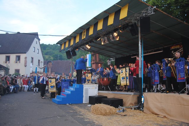 Großer Zapfenstreich beim Historischen Markt in Fechenbach. | Foto: Andrea Kaller-Fichtmüller