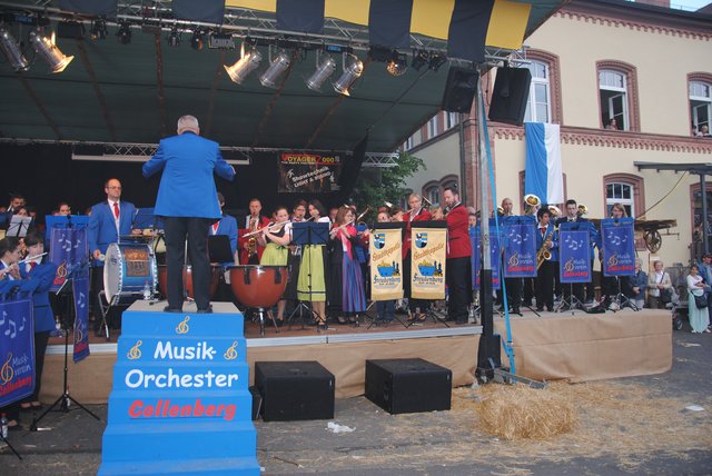 Großer Zapfenstreich beim Historischen Markt in Fechenbach. | Foto: Andrea Kaller-Fichtmüller
