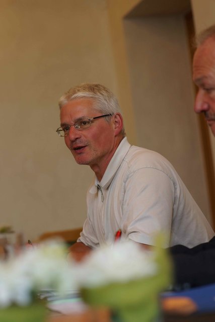 Dr. Hans Jürgen Fahn (MdL) hatte bei einer Informationsveranstaltung der Freien Wähler im Lndkreis Miltenberg einen hochkarätigen Experten aus Aschaffenburg zu Gast: Karl Heinz Betz (Nahverkehrs-Beauftragter der Gebietskörperschaften Aschaffenburg (Stadt und Land) und Miltenberg.