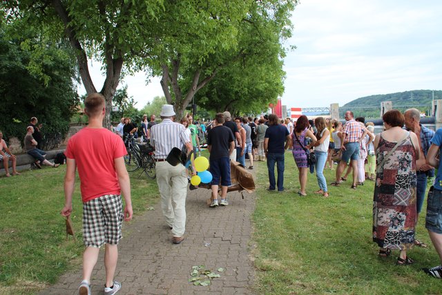 Boot 3 fuhr für die Fotografen zu nah am Ufer, deshalb hier sein Weg zurück zum Start