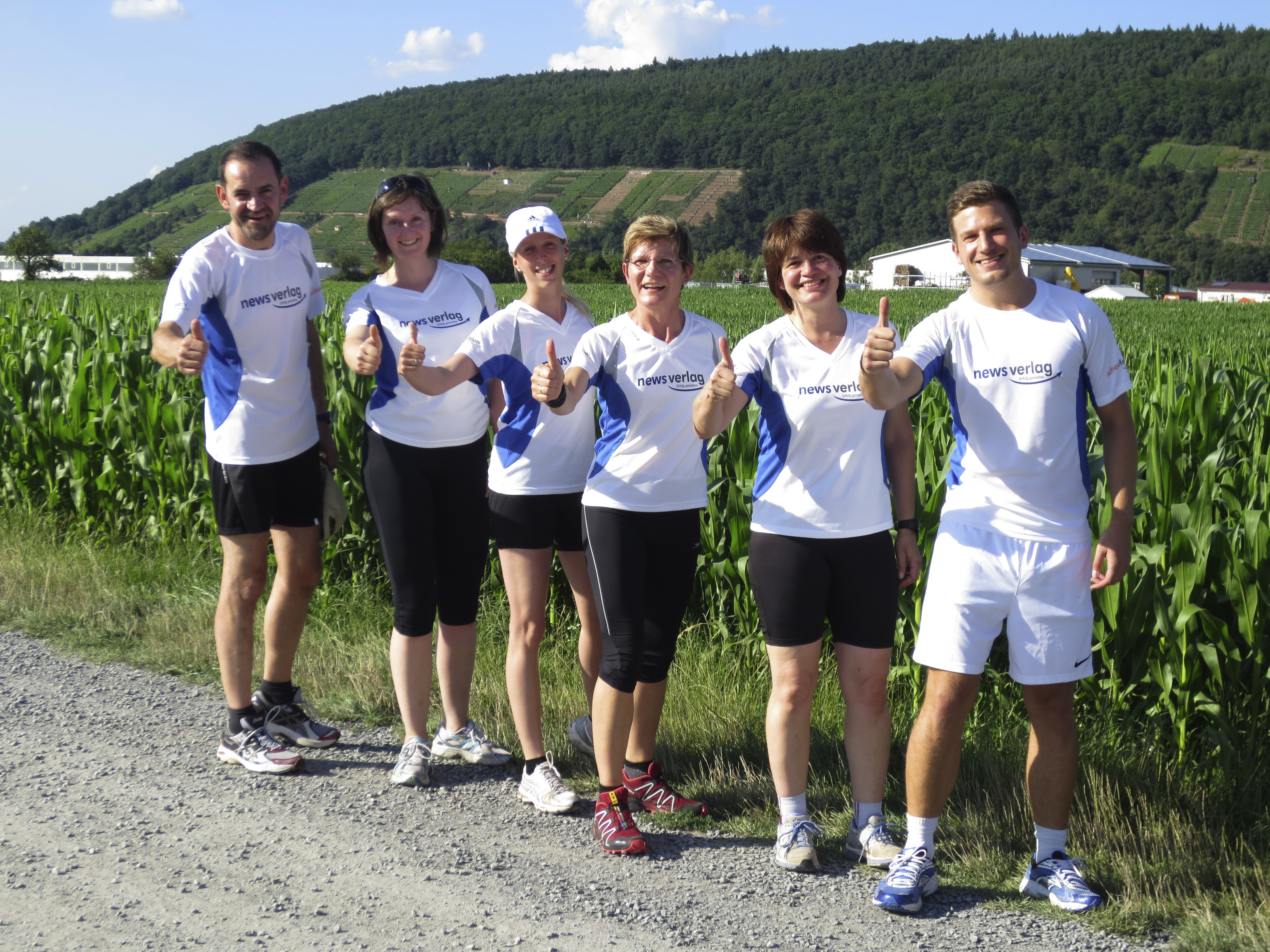 Das news verlag-Running-Team. V.l.n.r. Manfred Scheurich, Ivonne Löber, Anika Fürst, Iris Breitenbach, Manuela Bischof und Philipp Ulrich. Auf dem Bild fehlt Peter Fuchs.