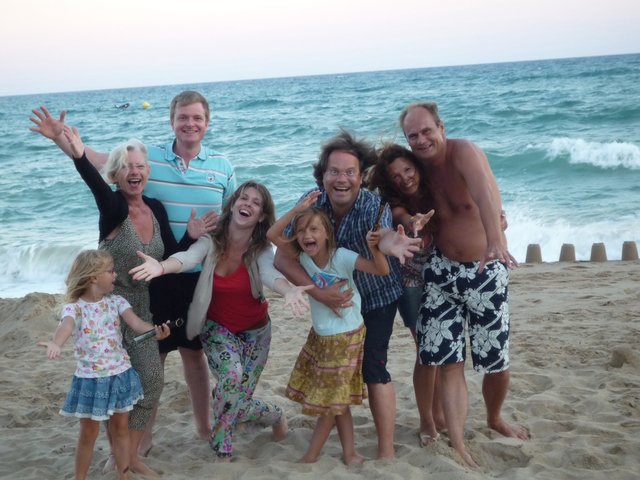 Unser Sommerbild entstand während unseres Urlaubes in Spanien, an der Costa Daurada, südlich von Barcelona. Ein schöner Campingplatz, meine Geschwister mit deren Kindern spontan nachgekommen. Viel Lachen, Spaß, den Alltag hinter uns gelassen !!