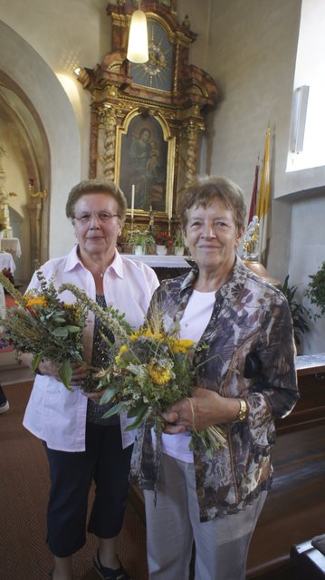 Geweihte Kräuterbüschel ("Wurzberden") werden nach dem Gottesdienst an Mariä Himmelfahrt mit nach Hause genommen und finden einen Ehrenplattz in Haus, Hof oder Flur.