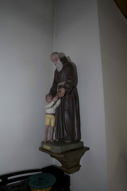 Bruder-Konradstatue in der Kapelle in Windischbuchen