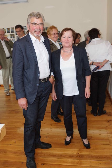 Interessierte Gäste in Windischbuchen,  hier das Ehepaar Walter von der Schulzenmühle im Kaltenbachtal