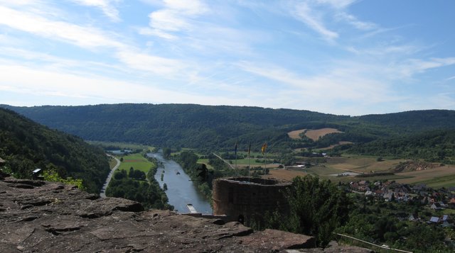 Blick von der Burgruine Freudenberg ins benachbarte Bayern...