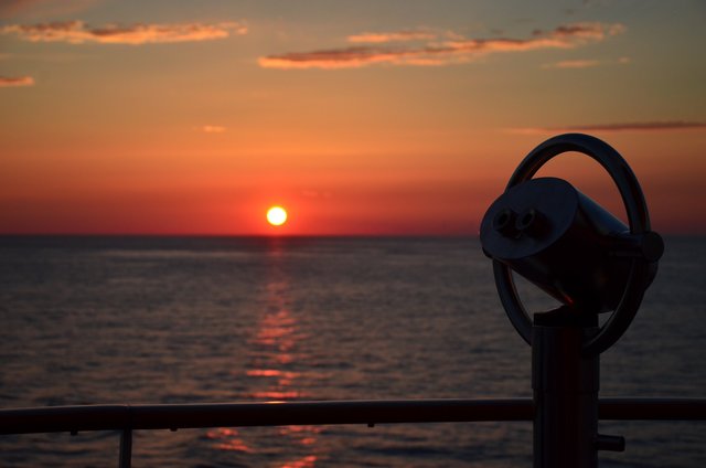 Sonnenuntergang über dem Mittelmeer