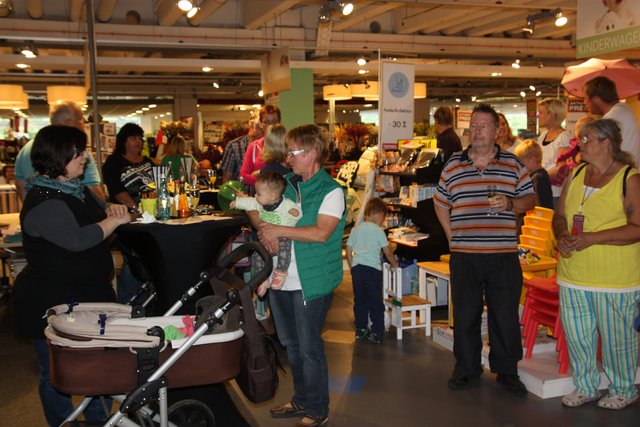 Gewinnerparty "Wonneproppen 2014" im Wohn-Center Spilger in Obernburg.