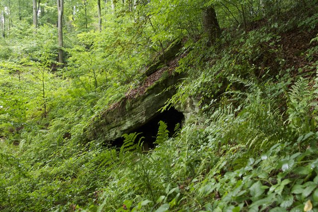 Die Höhle "Schwarzer Stein"