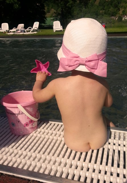 Sommer im Main-Schwimmbad, Klingenberg