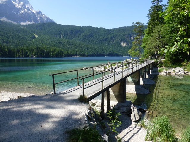 Wandern am Eibsee im Zugspitzgebiet