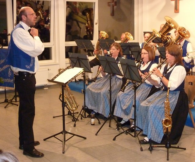 Roland Bauer und die "Odenwälder Trachtenkapelle Wenschdorf-Monbrunn"