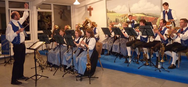 Roland Bauer und die "Odenwälder Trachtenkapelle Wenschdorf-Monbrunn" beim Konzert 2013