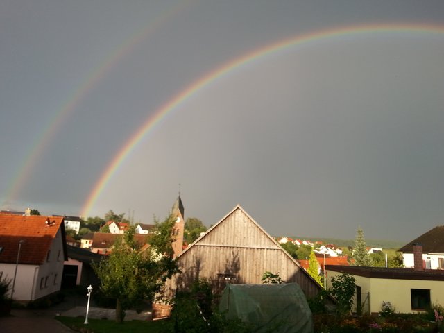 Traumhafter,doppelter Regenbogen in Richelbach