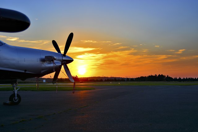 Sonnenuntergang Flugplatz Mainbullau