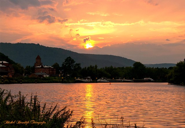 Sonnenuntergang am Main