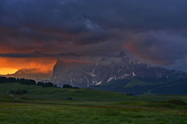 Sonnenaufgang auf der Seiser Alm Südtirol
