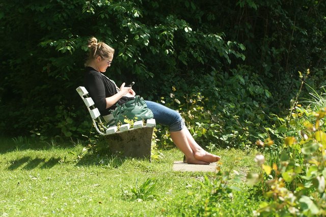 Freier Mitarbeiter des news verlags. Diese Aufnahme nimmt nicht am Wettbewerb teil. Stiller Winkel und sonniger Domizil im Sommer im Odenwald
