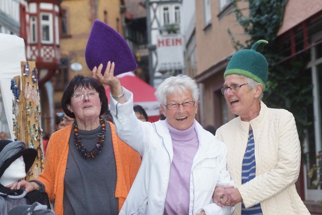 Junggebliebenes Damen-Trio aus Klingenberg