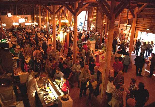 Blick von oben in die "Ausstellungshalle".