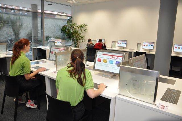 Die PC-Plätze kommen gut an.