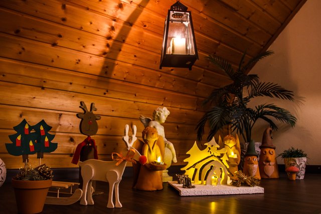 Warum immer nur Weihnachtsdeko fertig kaufen. Selber machen ist angesagt,sieht auch viel schöner aus.