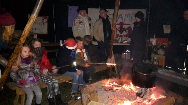 Stockbrot im Pfadfinderzelt | Foto: Renate Miltenberger