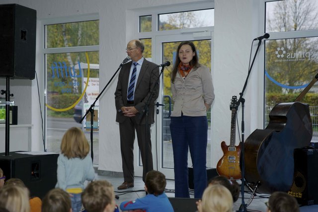 Stiftungen (in der Region aktuell die engagierte "Joachim und Susanne Schulz-Stiftung" in Amorbach / Mudau mit ihrer Ausstellung >>Luffft und ihrem faszinierenden Expirius-Projekt)  im Bereich technische Früherziehung  geht es vor allem um die Schaffung von Lernfreude und um Problemlöse-Kompetenzen.