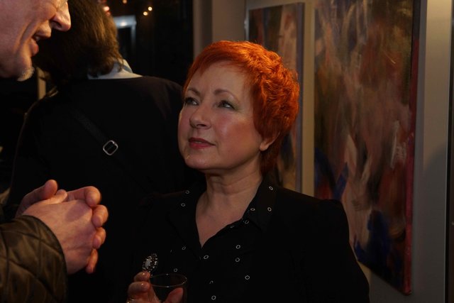 Cornelia König-Becker eröffnete mit einer einfühlsamen Einführung in das Werk von Jutta Winterheld die sehenswerte Ausstellung in der Amorbacher Galerie für moderne Kunst.