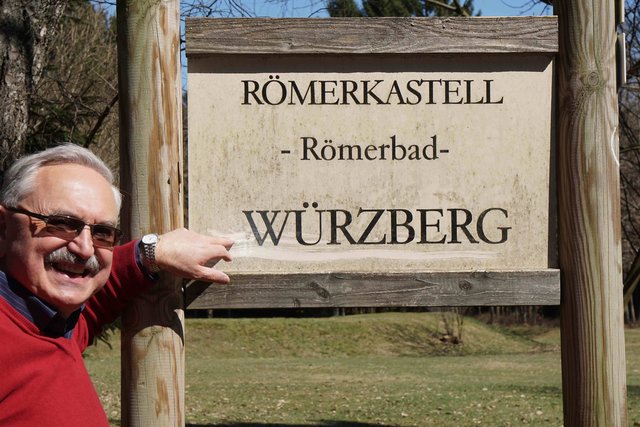 An historischer Stätte: am einstigen Römerkastell mit Römerbad bei Würzberg.