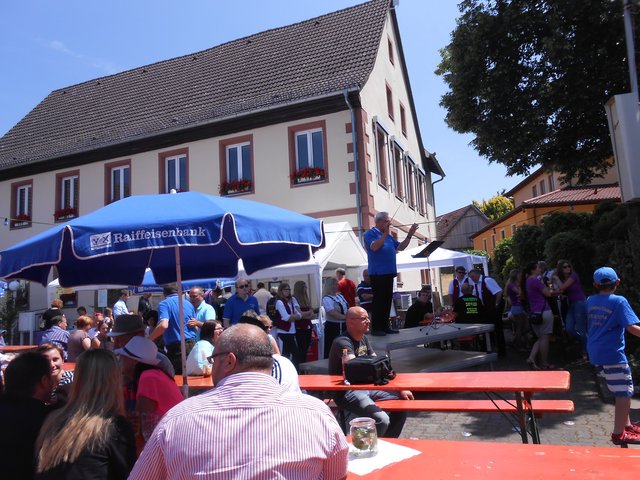 Dirigent des Gemeinschaftschores Lothar Gruzza