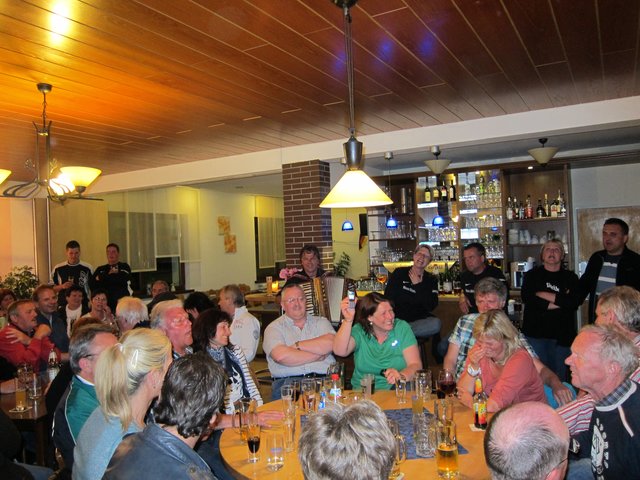 Ausflug Vfl Mönchberg 2012, Liederabend