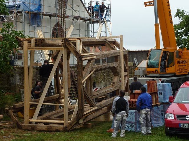 geschädigte Turmkonstruktion am Boden