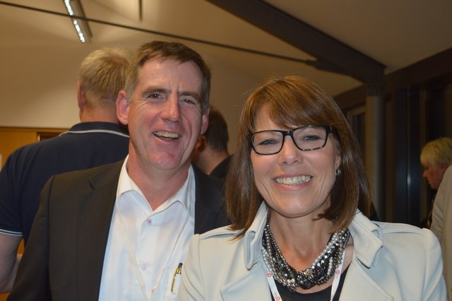 Annette und Bernhard Raab, Firma Konzepthaus Eschau: 
„Wir sind fasziniert von dem Thema und haben uns auch schon vorher mit der Digitalisierung beschäftigt. Jetzt haben wir neue Sichtweisen erhalten und uns einige Punkte gemerkt, die wir umsetzen werden: Was will der Kunde? Vielleicht ein Haus online kaufen? Sollen wir unser Produkt mal aus anderer Perspektive anbieten?“