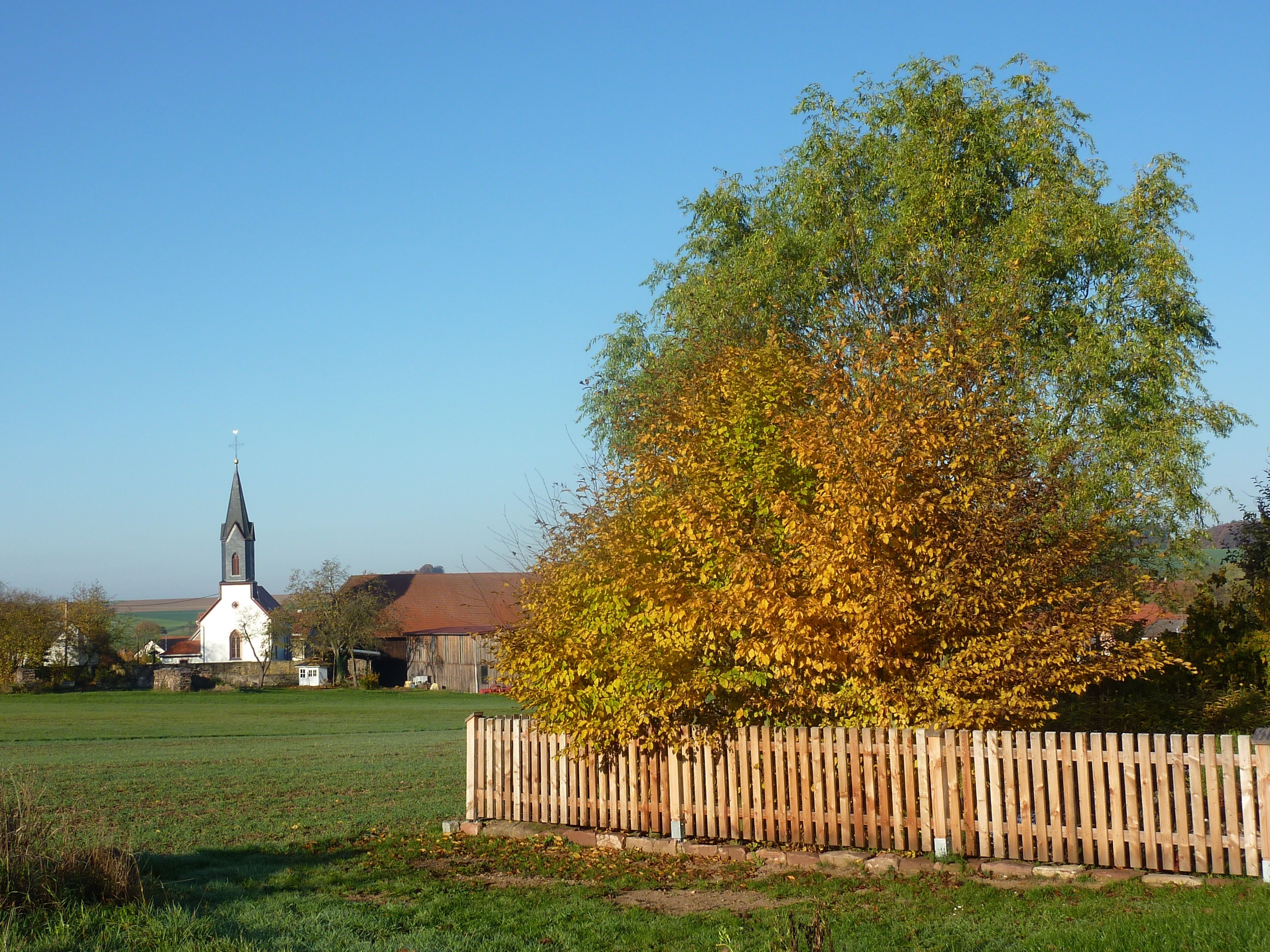 Allerheiligen 2015 - St. Vitus Wenschdorf nach der Aussenrenovierung