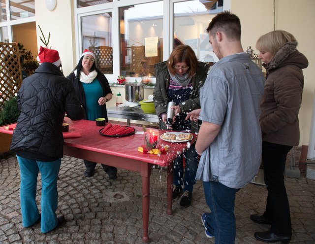 Nachdem der Schnee von oben nicht rechtzeitig kam, wurde nachgeholfen...