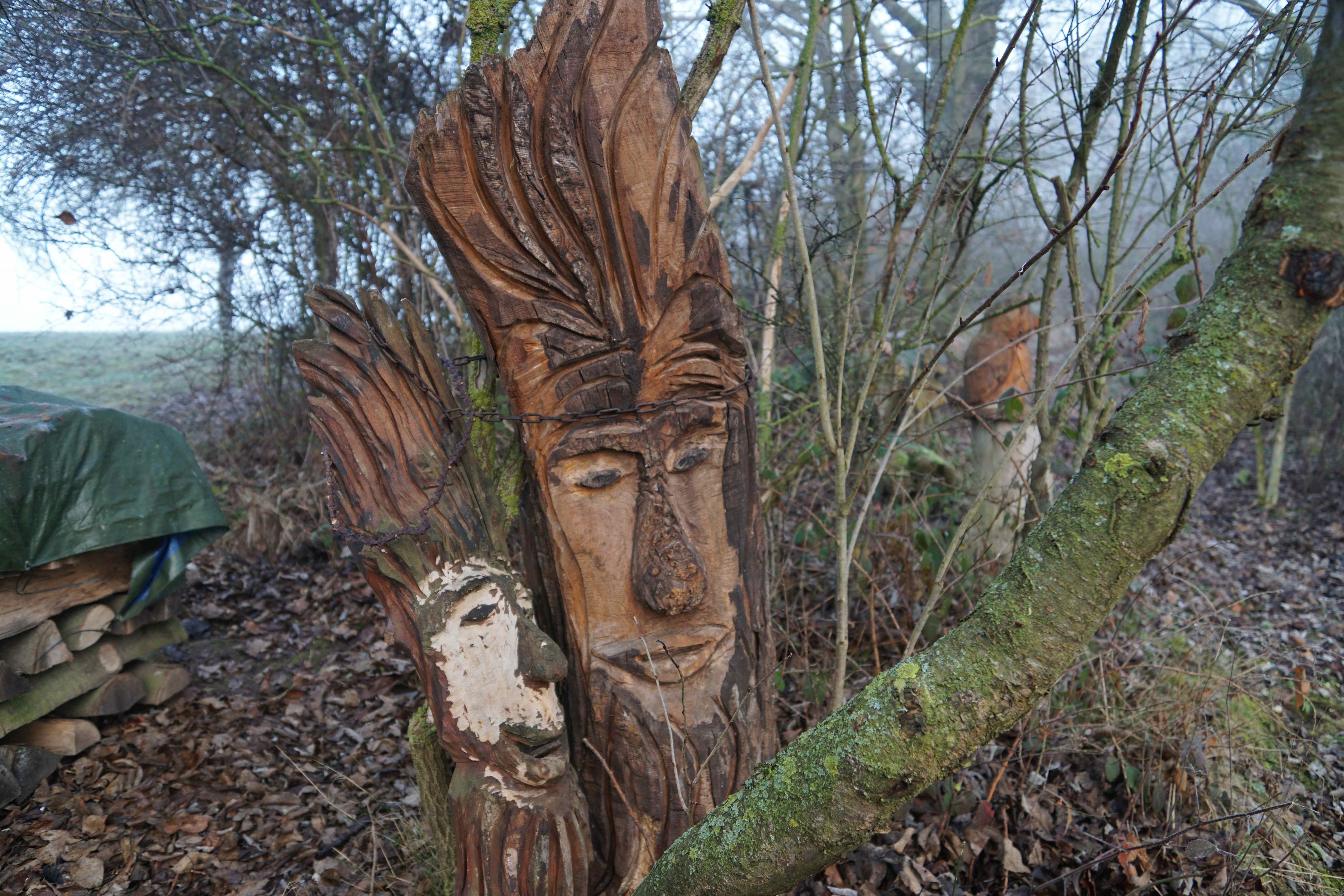 Skurrile Skulpturen bei Eichenbühl-Heppdiel - nicht nur zur Weihnachts- und Winterzeit!