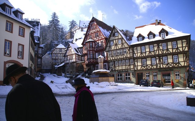 Am Miltenberger Marktplatz.
