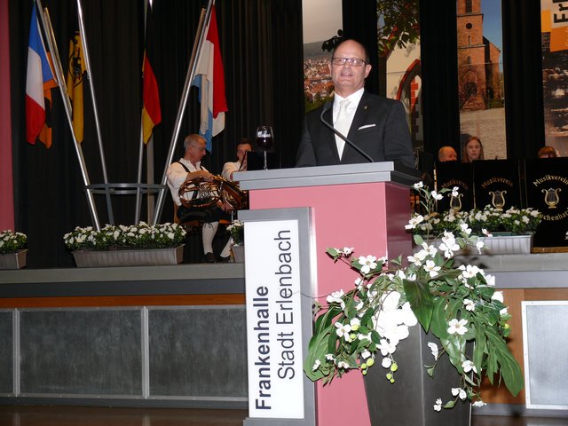 Erster Bürgermeister Michael Berninger bei der Begrüßung.