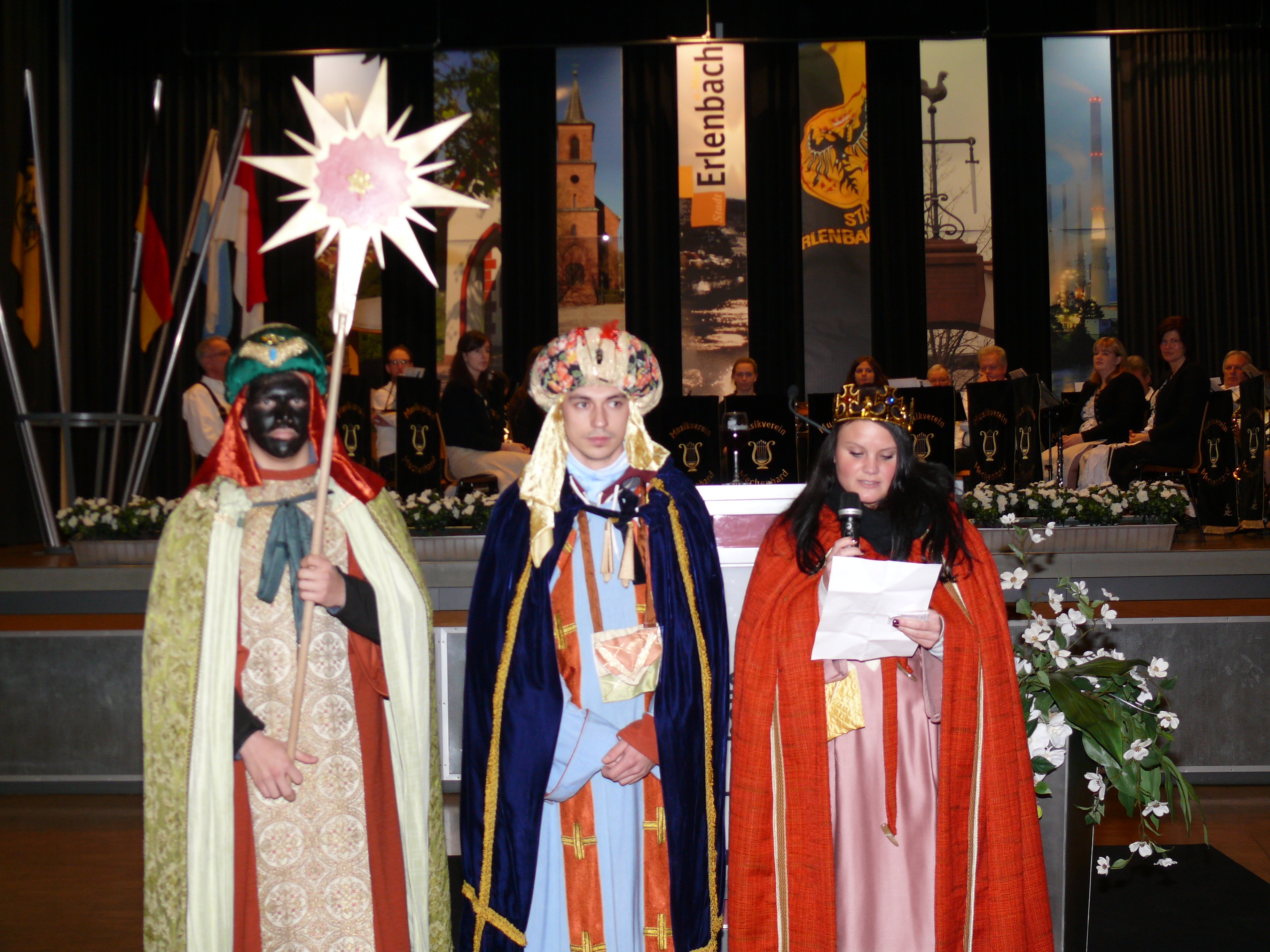 Die Sternsinger von St. Peter und Paul überbrachten die Neujahrswünsche.