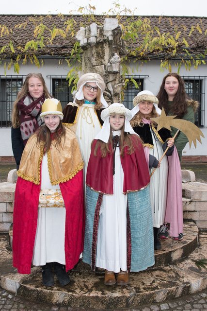 Laura, Tamara, Paula, Kira zusammen mit den Gruppenbegleiterinnen Isabelle und Carmen