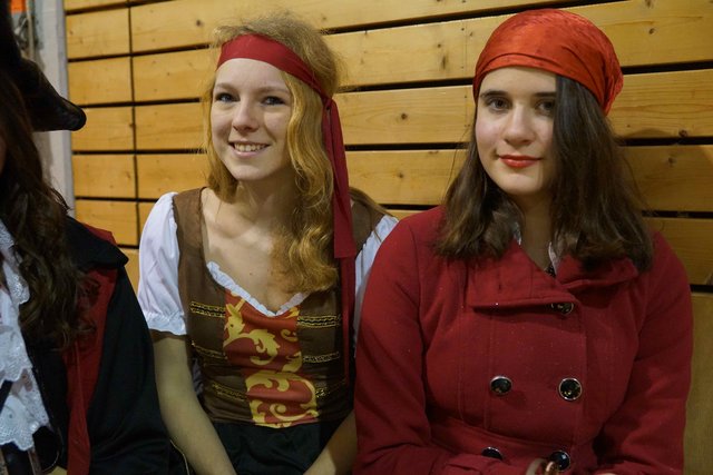 Schön war’s in Limbach: beim lustigen Aufwärmtraining der Fußgruppen, beim zauberhaften Nachtumzug und hinterher bei der quirligen Maskenball-Party.