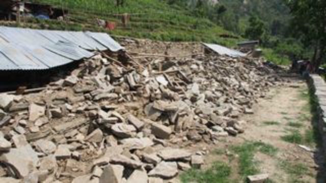 Jharlang Shree Joity Schule nach dem Erdbeben! | Foto: Joachim Merkle