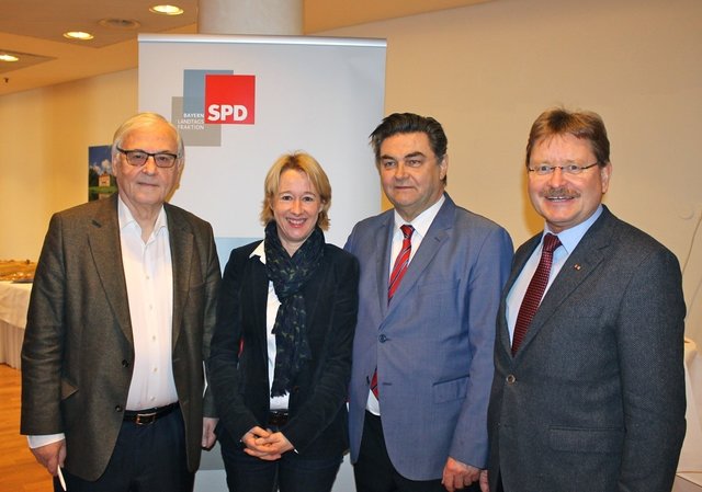 Ein zentrales Thema der Tagung war auch der Erhalt der kommunalen Gesundheits-Versorgung in den Landkreisen Aschaffenburg und Miltenberg. Unter den Gästen waren auch Dr. Heinz Kaiser, MdL a.D. und Kreisrat aus Erlenbach/Main, sowie Aschaffenburgs Oberbürgermeister Klaus Herzog.