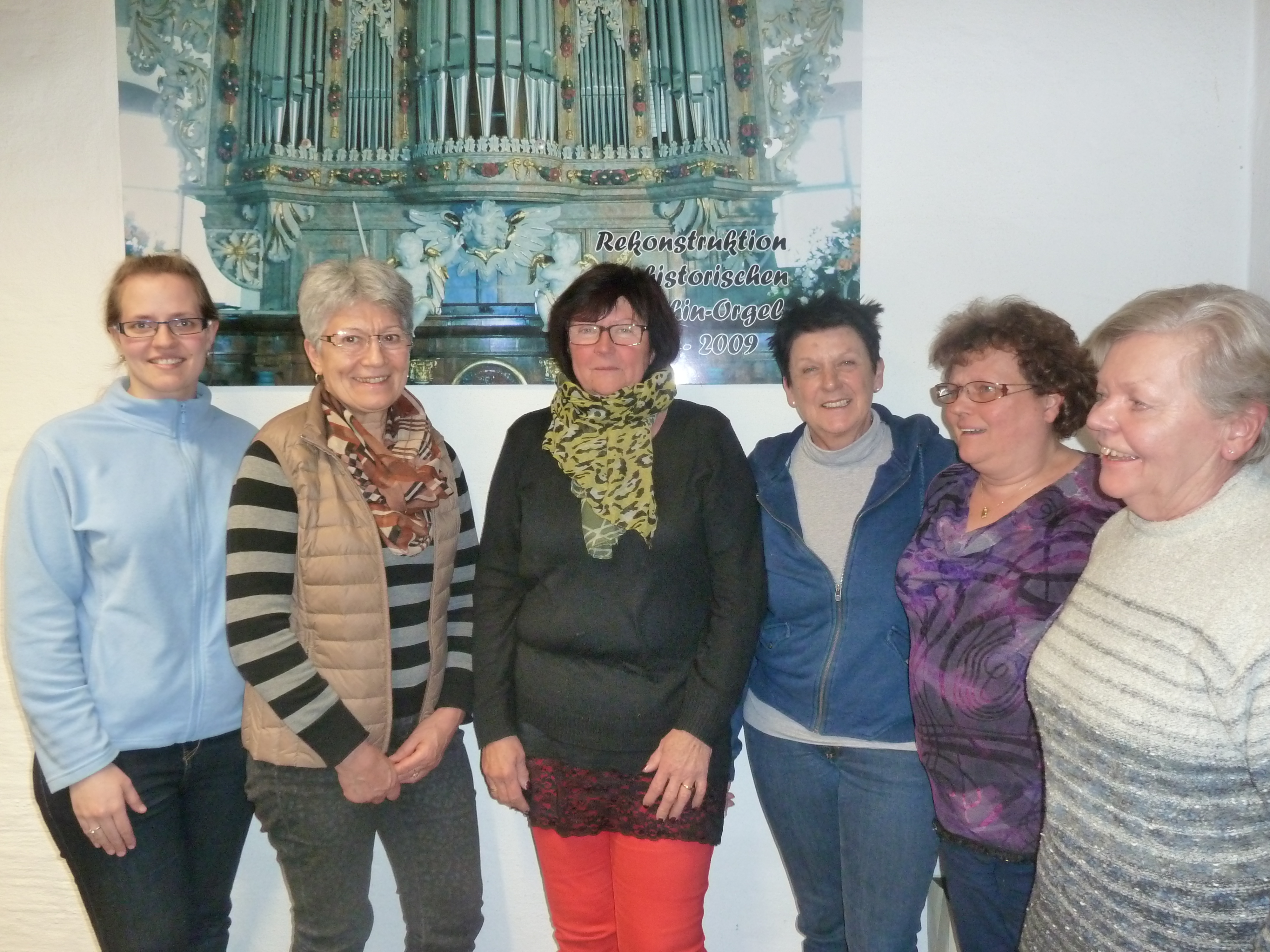 Die neuen Besuchskreis-Mitarbeitenden:
Jasmin Mairon, Lydia Schramm, Gerlinde Lungavita, Helga Adrian, Helga Derlet und Ursula Koop
auf dem Bild fehlt: Ingrid Zink