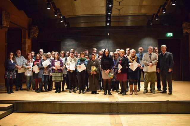 24 Teilnehmer der Fortbildung "Interkulturelle Kompetenz in der Ausbildung" erhielten ihre Zertifikate