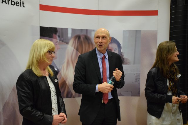 Die Berufsberatung war mit einem Infostand dabei.